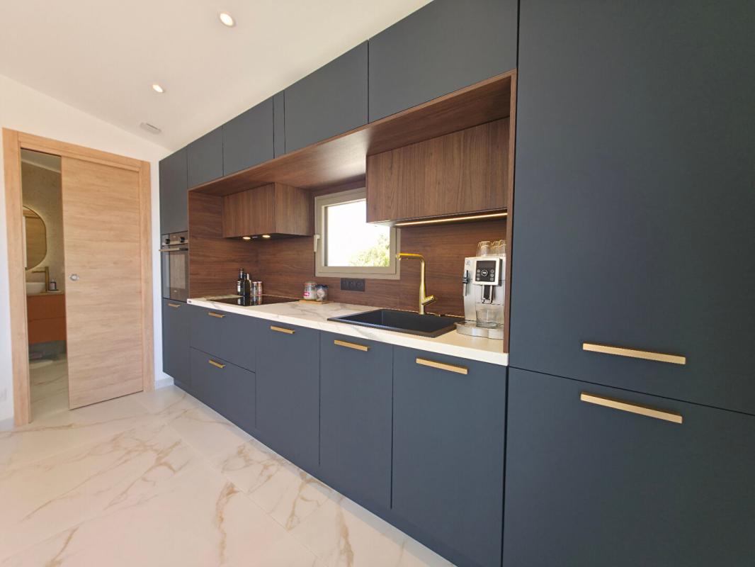 SANARY-SUR-MER Maison Sanary Sur Mer 7 pièce(s) 119 m2 3