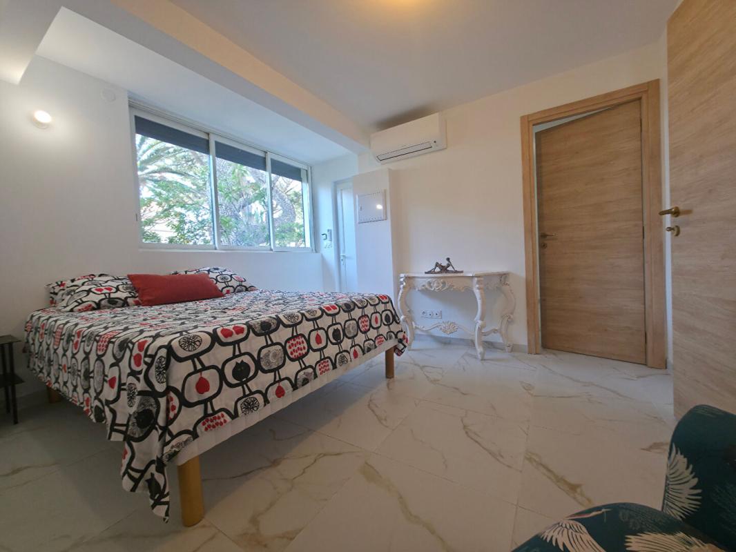 SANARY-SUR-MER Maison Sanary Sur Mer 7 pièce(s) 119 m2 7