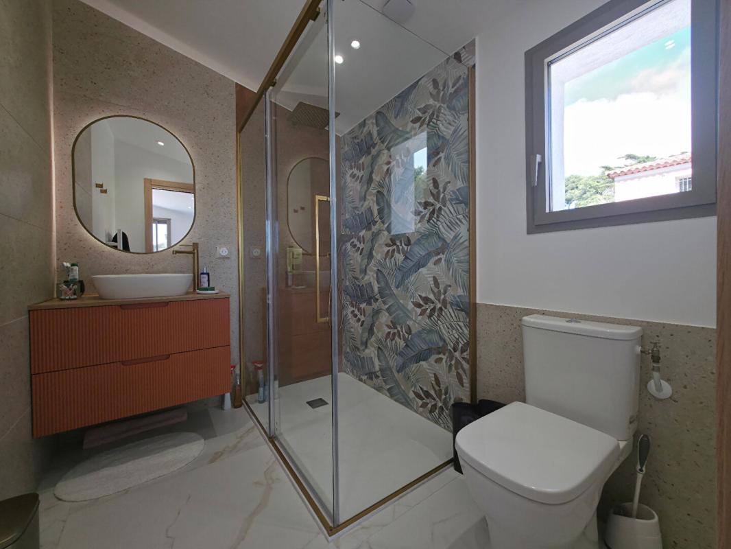 SANARY-SUR-MER Maison Sanary Sur Mer 7 pièce(s) 119 m2 9