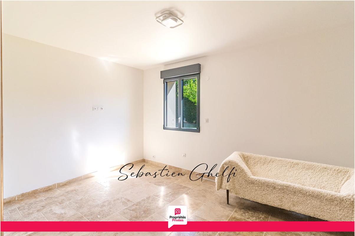 CONTRES maison contemporaine de plain-pied avec 3 chambres- garage-beau terrain 12