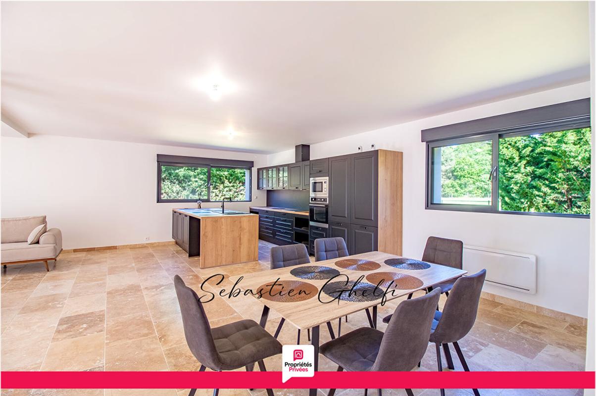 CONTRES maison contemporaine de plain-pied avec 3 chambres- garage-beau terrain 9