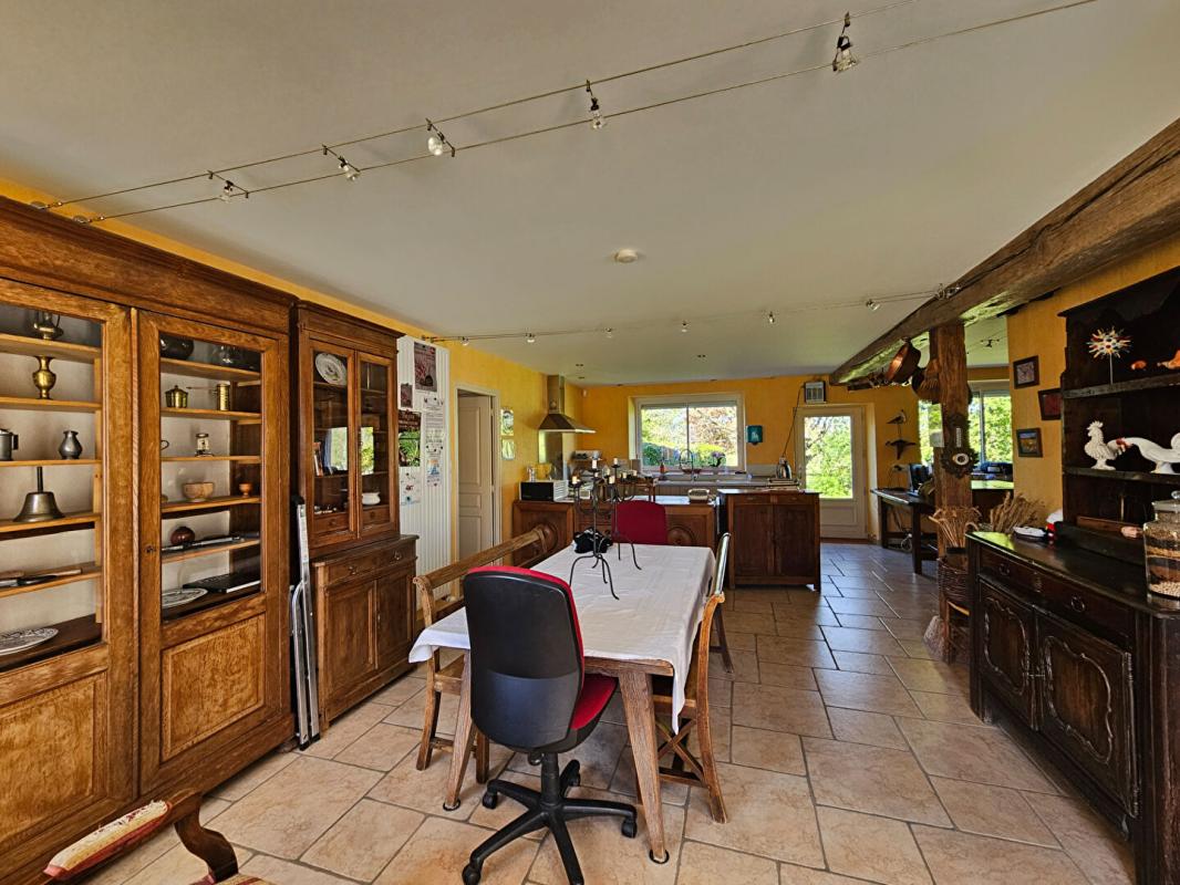 MOULINS-SUR-YEVRE CORPS DE FERME à Moulins sur Yèvre 13