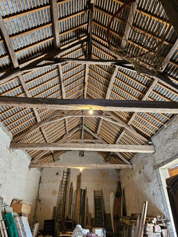 MOULINS-SUR-YEVRE CORPS DE FERME à Moulins sur Yèvre 14