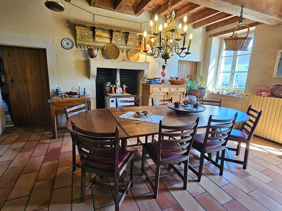 MOULINS-SUR-YEVRE CORPS DE FERME à Moulins sur Yèvre 5