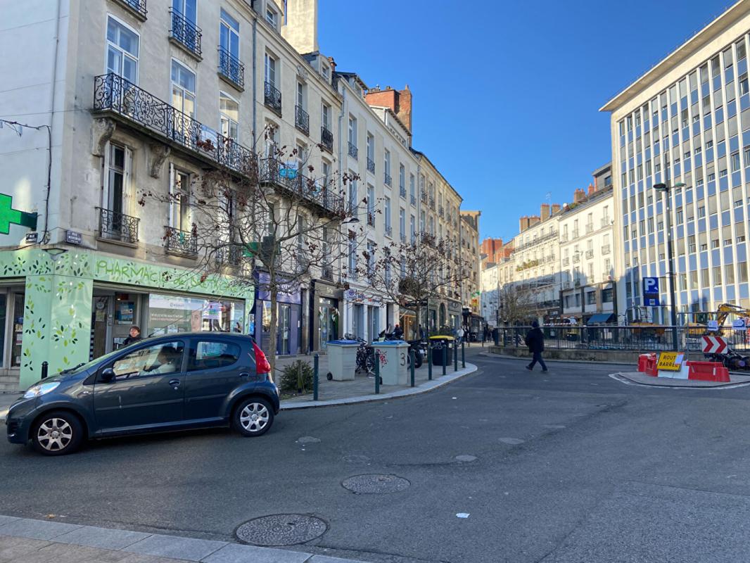 NANTES 44000 NANTES - LOCAL COMMERCIAL A LOUER 67 M² , QUARTIER BRETAGNE 7