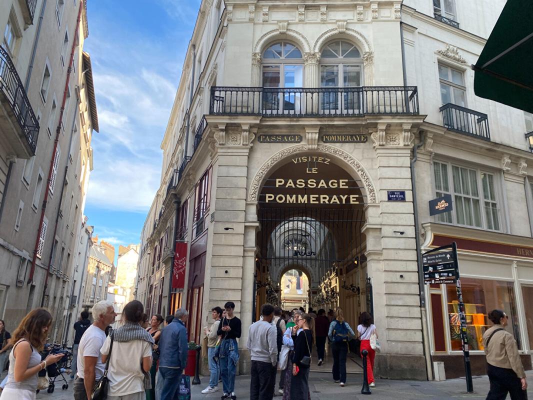 NANTES NANTES CENTRE - LOCAL COMMERCIAL A LOUER 246 M² 8