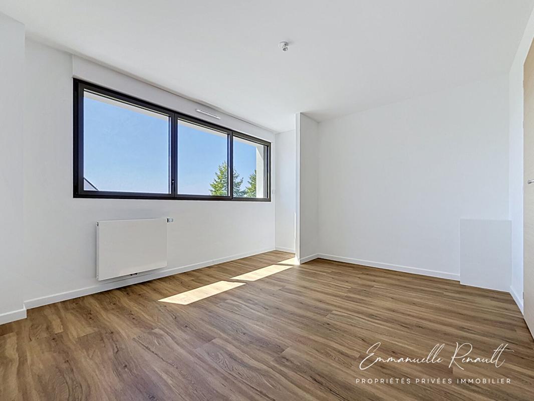 AURAY Maison contemporaine 2026 · Belle vie de plain pied · Terrain 740 m² · À pied de la gare · AURAY 16