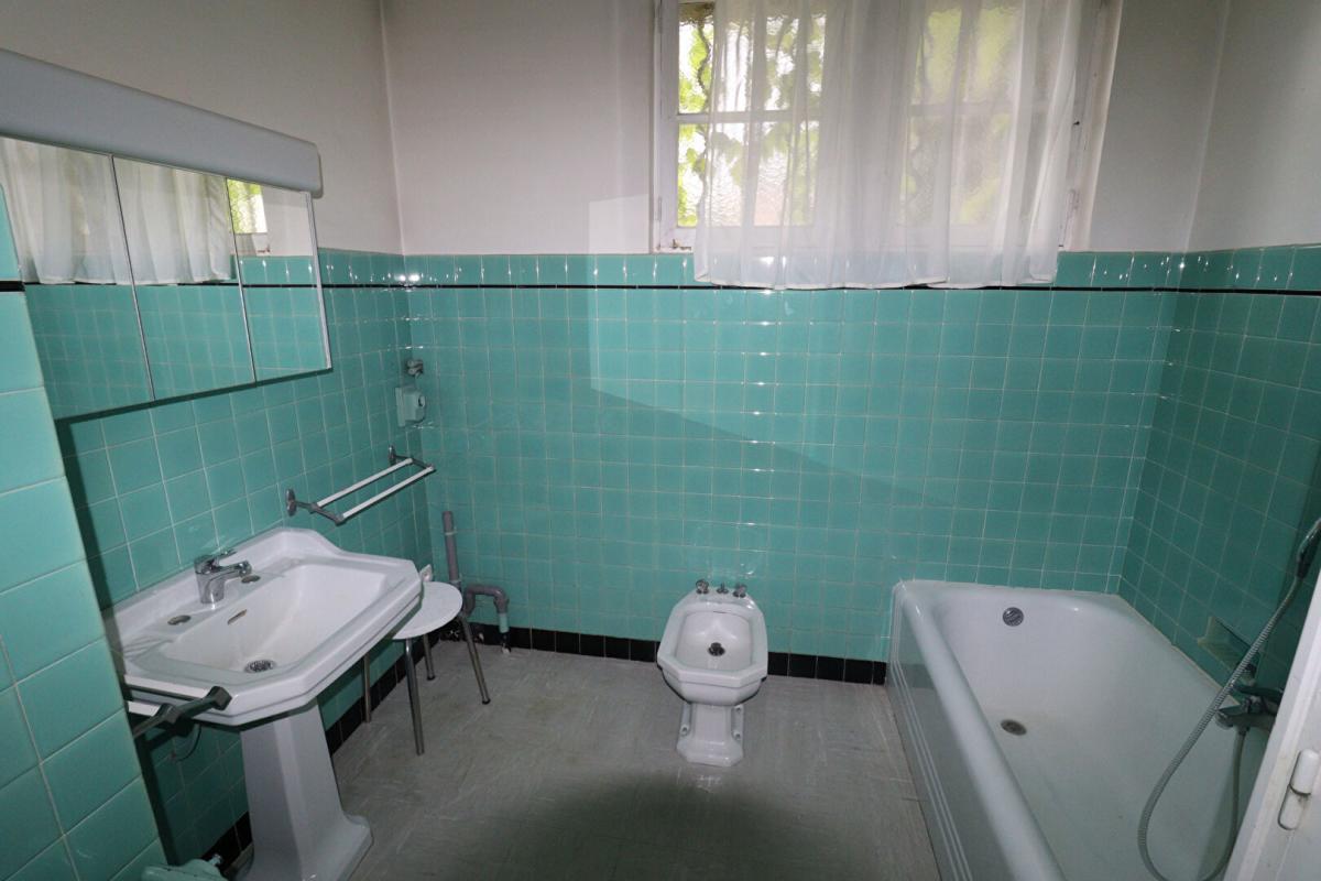 VILLENEUVE-LES-AVIGNON Maison Villeneuve Les Avignon 10 pièce(s) 300 m2 13