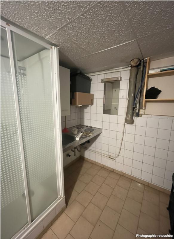 NEUILLY-SUR-SEINE Local de 12m2 avec un chassis ouvrant à NEUILLY SUR SEINE 2