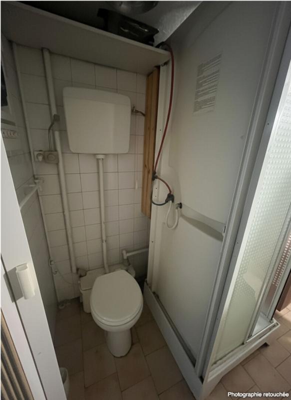 NEUILLY-SUR-SEINE Local de 12m2 avec un chassis ouvrant à NEUILLY SUR SEINE 3