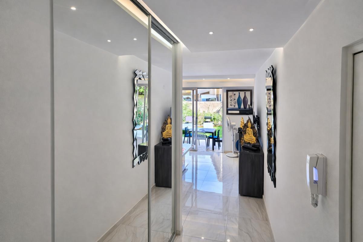 FREJUS Appartement Frejus 1 pièce(s) 34 m2 + garage 10