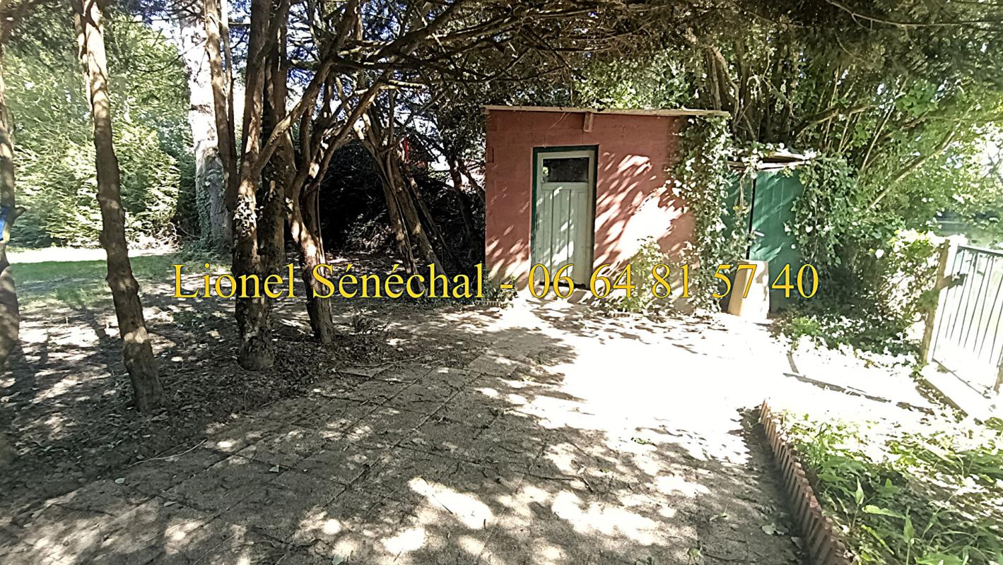 LA GUIERCHE Terrain de loisirs de plus de 800 m2  + un abri en dur de plus de 20 m2avec un abri au bord de la rivière à La Guierche 5