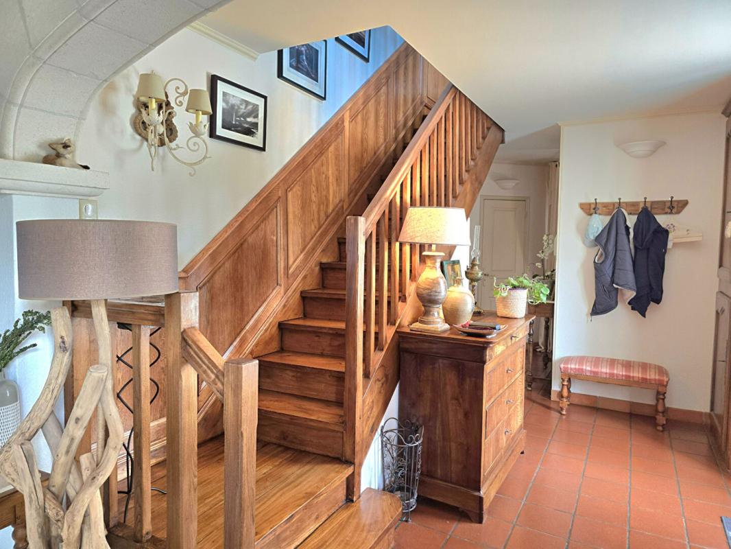 COURSAC Propriété de type 8, édifiée sur un terrain arboré de 16161 m², piscine, garage et dépendances 8