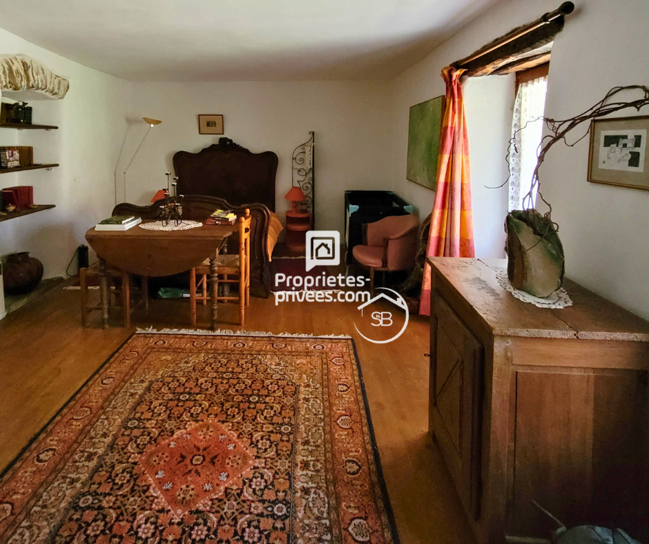 LES VANS Mas  typiquement cévenol - Malbosc (limite Gard/Ardèche) 215 m² | 8 pièces | Terrain  17 497 m²| Piscine 16