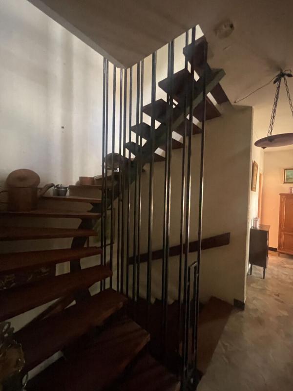 ALES En exclusivité au quartier du Bas Brésis, grande maison d'architecte disposant de 2 logements , terrain constructible quart 14