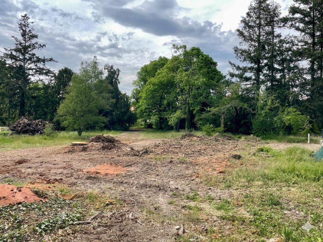 SAINTE-AGATHE-LA-BOUTERESSE Terrain 531m2 1