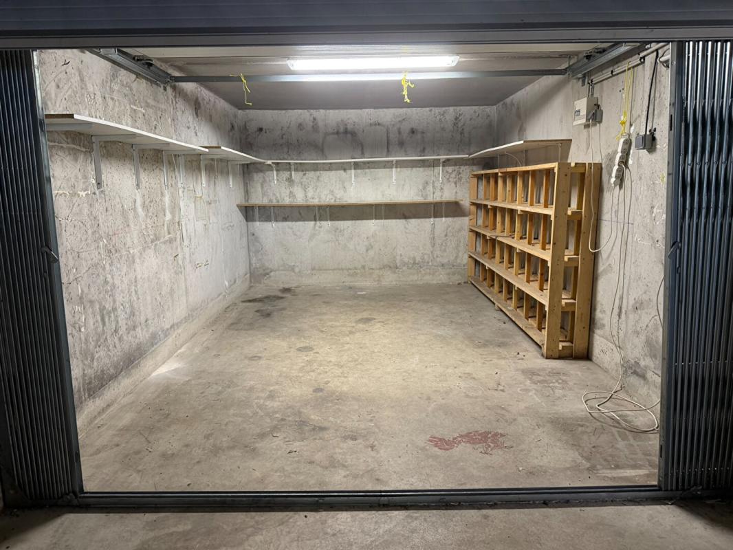 VAUX-SUR-MER Parking / box Vaux Sur Mer 17 m2 1