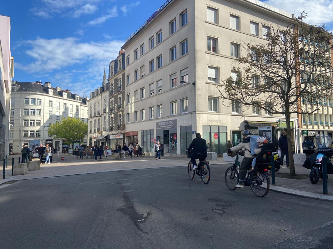 NANTES NANTES, PLACE DE BRETAGNE - CESSION DROIT AU BAIL, LOCAL COMMERCIAL 40 M² 6