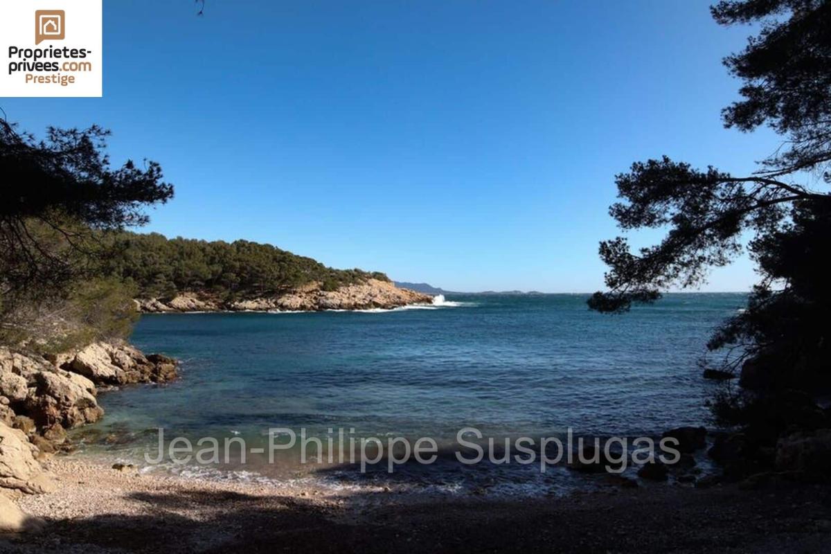 SAINT-CYR-SUR-MER Maison  7 pièce(s) 260 m2 83270 Saint Cyr sur mer 1