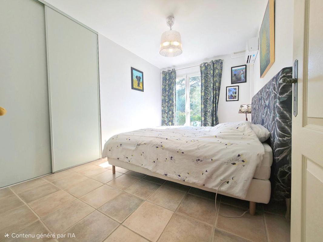 SANARY-SUR-MER Maison Sanary Sur Mer  au calme 5 pièce(s) 103 m2 ,piscine ,jardin,garage 9