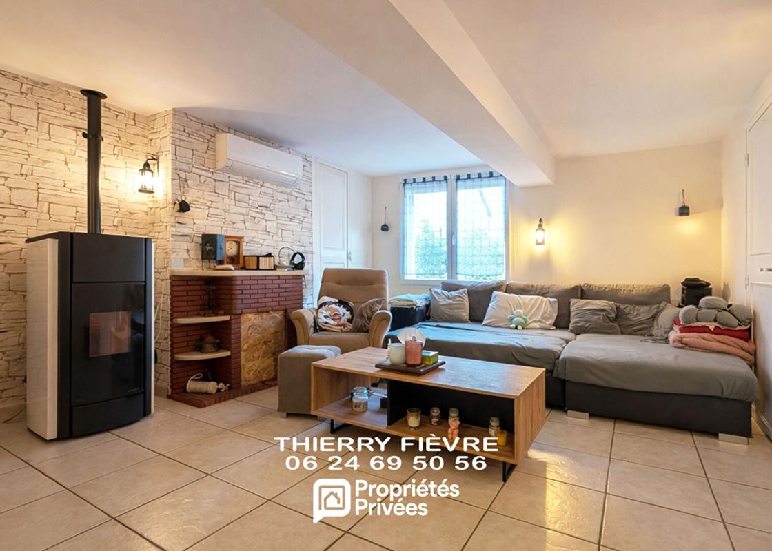 CHOUZE-SUR-LOIRE Chouzé Sur Loire 37140  Coeur de village Maison de 139 m2  6 pièces  4 chambres  dépendance jardin 2