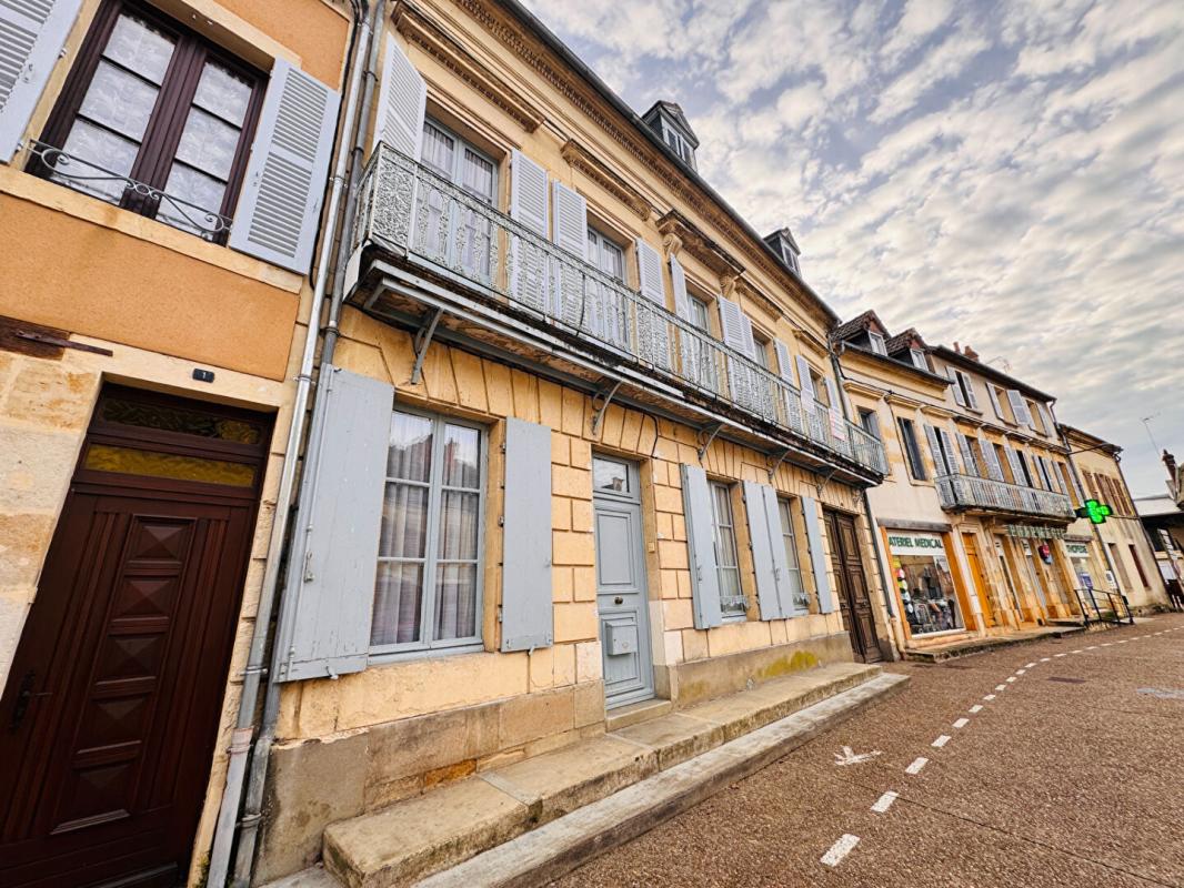 PREMERY Grande maison familiale dans le centre de Prémery 2