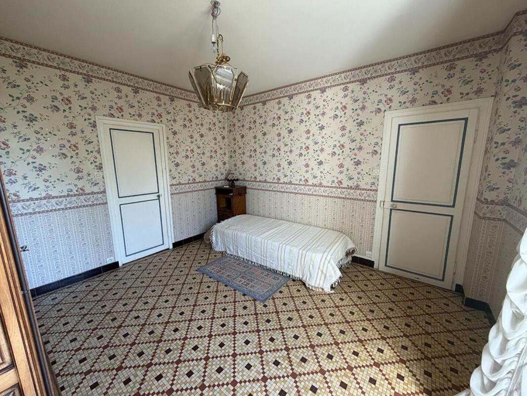 GUERIGNY Belle maison ancienne à Guérigny 10