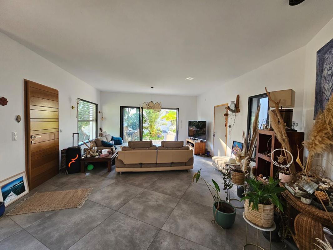 SAUSSET-LES-PINS Maison Sausset Les Pins 4 pièce(s) 116 m2 plein pied , piscine jardin garage 1