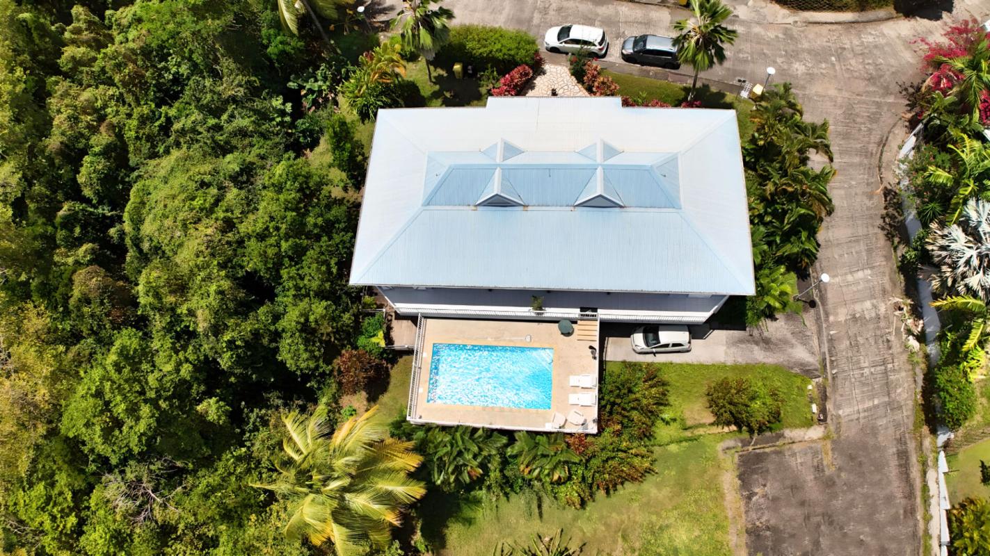 LES TROIS-ILETS Villa F11 de 445 m2 PISCINE vue mer au Trois Ilets 17