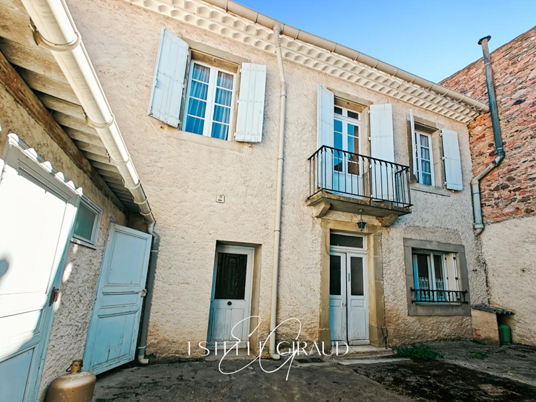 CAUNES-MINERVOIS Maison de Village en pierre, cour sans vis à vis, 4 chambres, garage 1