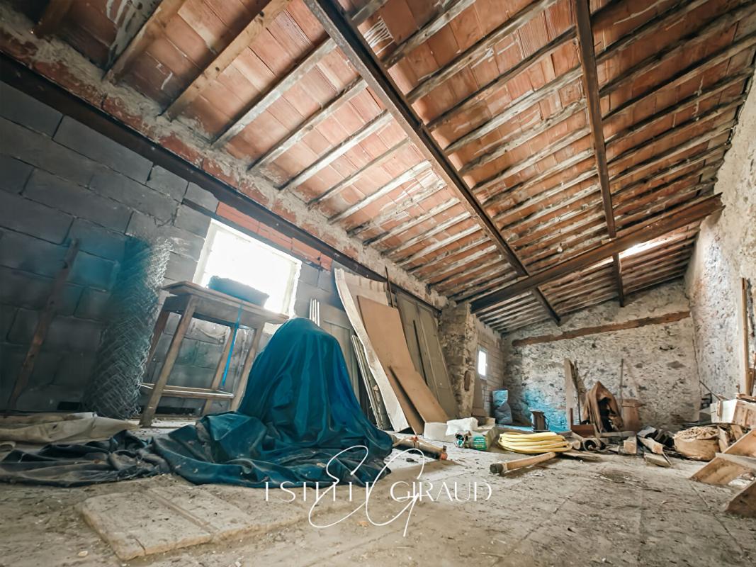 CAUNES-MINERVOIS Maison de Village en pierre, cour sans vis à vis, 4 chambres, garage 18