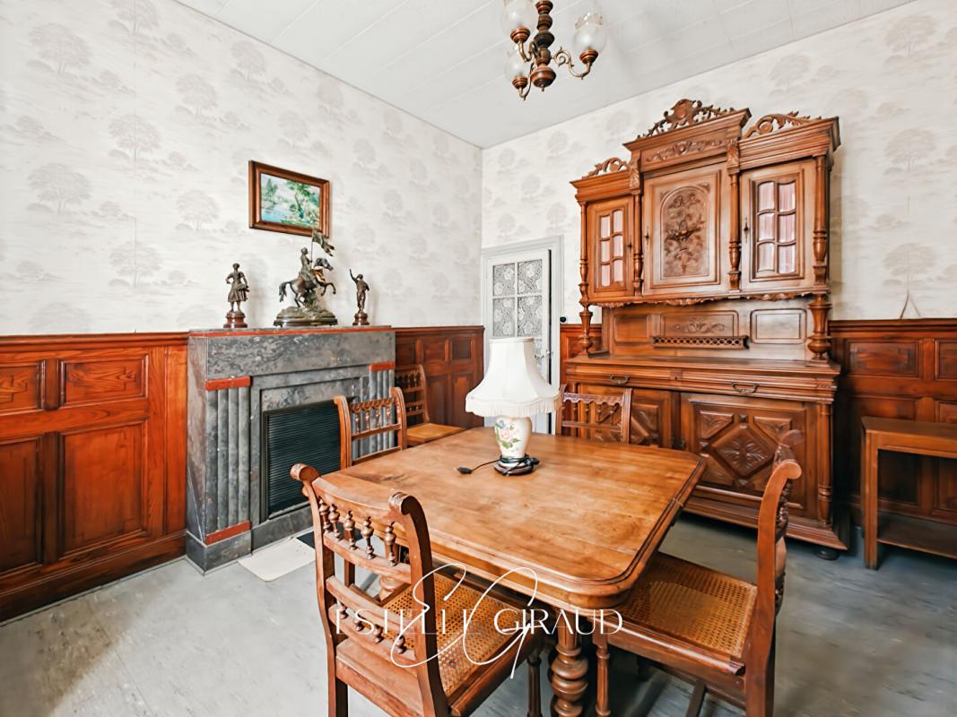 CAUNES-MINERVOIS Maison de Village en pierre, cour sans vis à vis, 4 chambres, garage 3