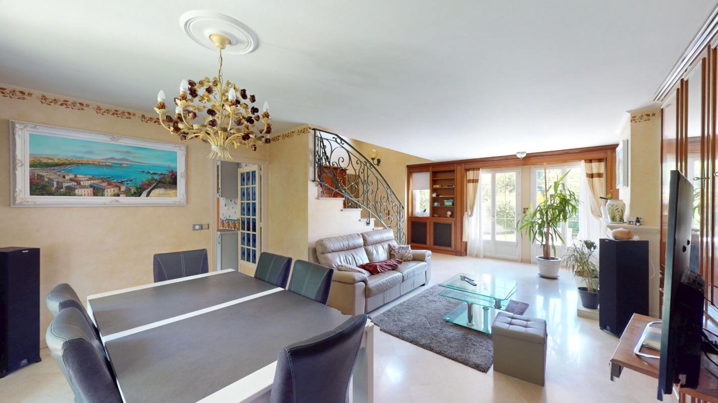 BRUNOY Maison familiale de standing au calme absolu  595 000 5