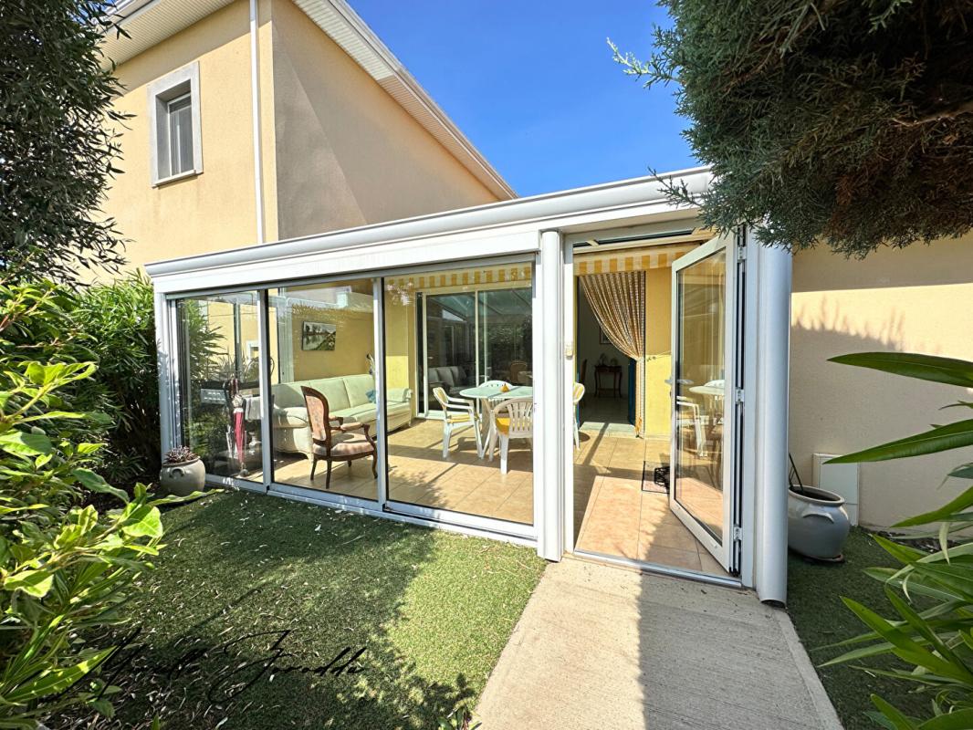 JONQUIERES-SAINT-VINCENT A VENDRE VILLA  Jonquieres Saint Vincent 4 piéces de 124m² avec véranda, parking et garage 1