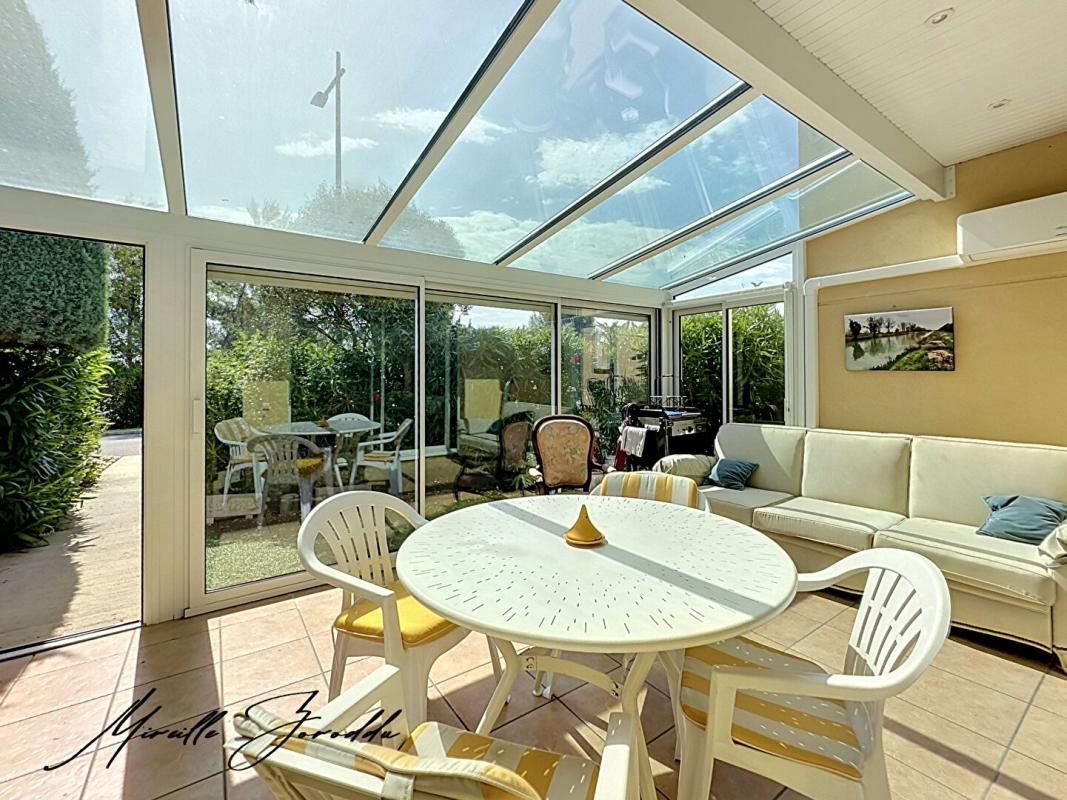 JONQUIERES-SAINT-VINCENT A VENDRE VILLA  Jonquieres Saint Vincent 4 piéces de 124m² avec véranda, parking et garage 2