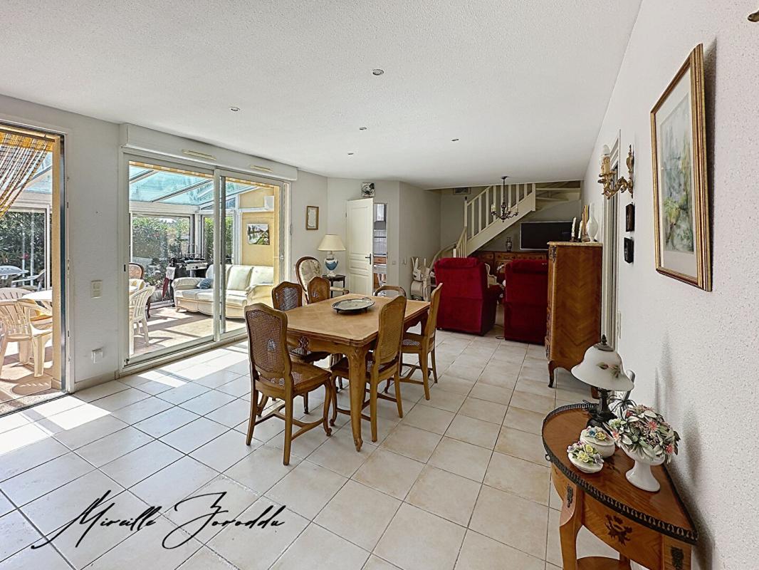 JONQUIERES-SAINT-VINCENT A VENDRE VILLA  Jonquieres Saint Vincent 4 piéces de 124m² avec véranda, parking et garage 3