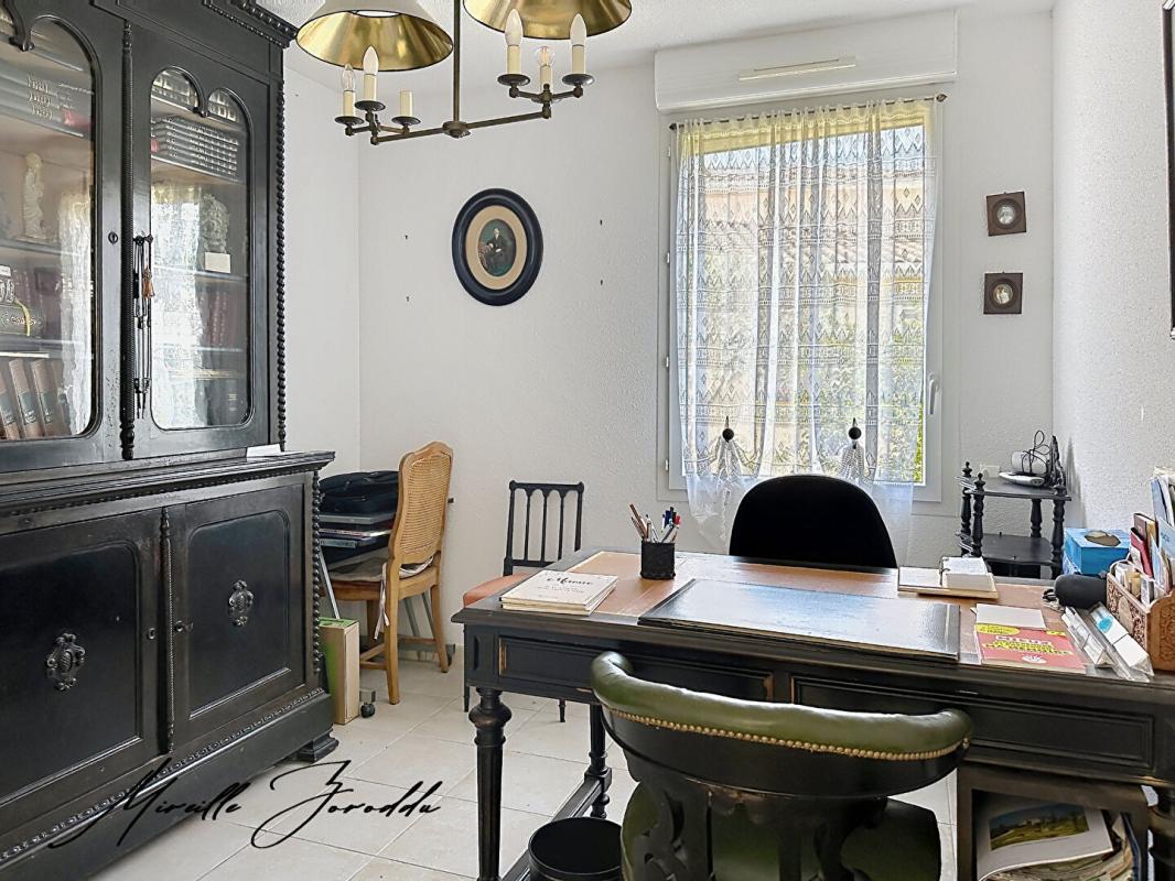 JONQUIERES-SAINT-VINCENT A VENDRE VILLA  Jonquieres Saint Vincent 4 piéces de 124m² avec véranda, parking et garage 5
