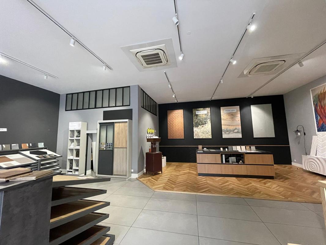 NEVERS Local Nevers - 163m² - pas de travaux 1