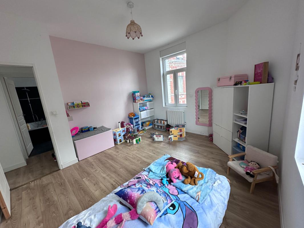 HENIN-BEAUMONT Maison 140 m²  - Centre-ville Hénin-Beaumont - 3 chambres + cour 12