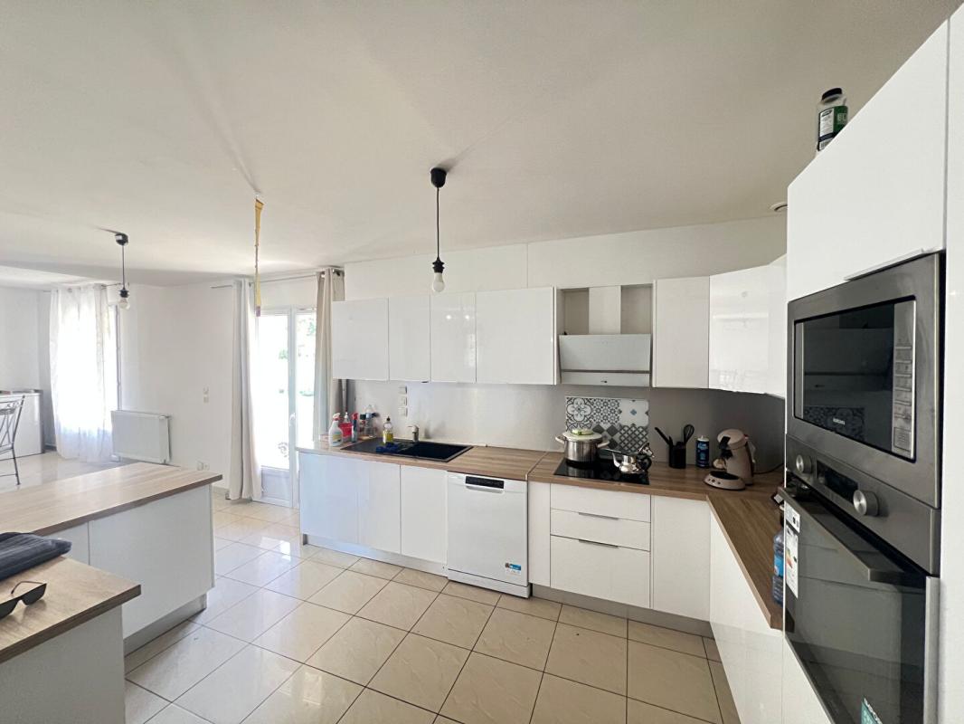 BOURG-LES-VALENCE Villa Bourg Les Valence 6 pièce(s) 150 m2 8