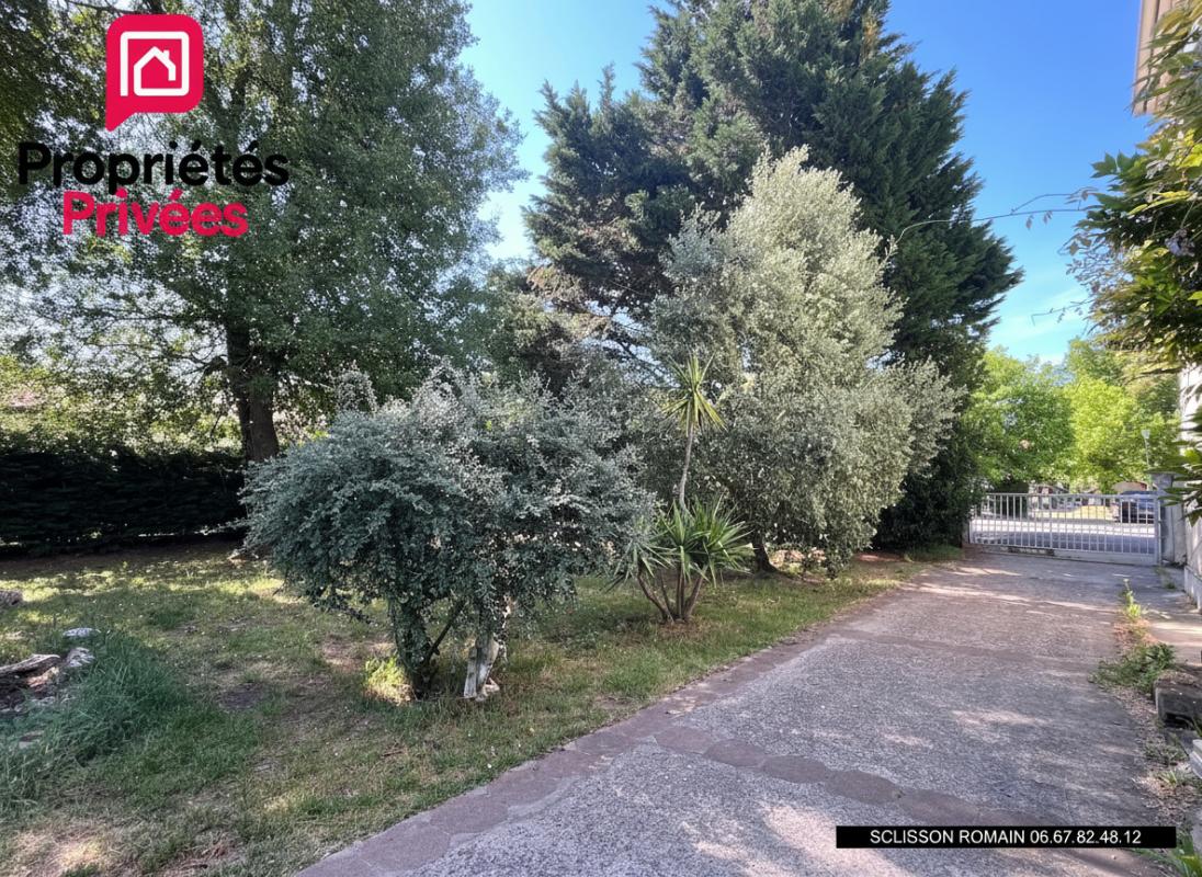 L'EGUILLE Maison L Eguille - 154 m2 - 4 CHAMBRES - JARDIN - PRIX 260 000 FAI 15