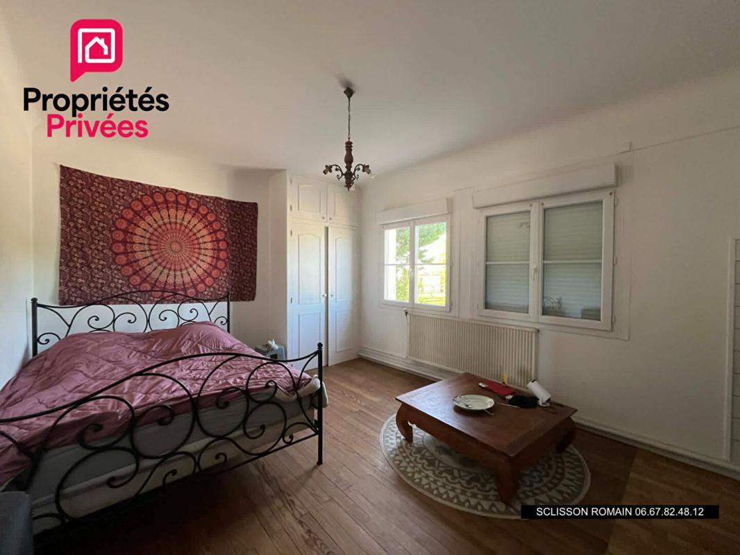 L'EGUILLE Maison L Eguille - 154 m2 - 4 CHAMBRES - JARDIN - PRIX 260 000 FAI 6