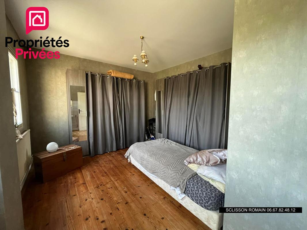 L'EGUILLE Maison L Eguille - 154 m2 - 4 CHAMBRES - JARDIN - PRIX 260 000 FAI 7