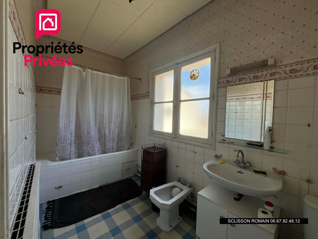 L'EGUILLE Maison L Eguille - 154 m2 - 4 CHAMBRES - JARDIN - PRIX 260 000 FAI 8