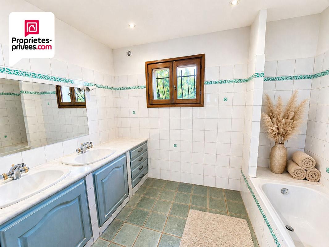 SAINT-CEZAIRE-SUR-SIAGNE Villa 6 PIECES 170 m2 PISCINE GARAGE TERRAIN 1800 M2 11