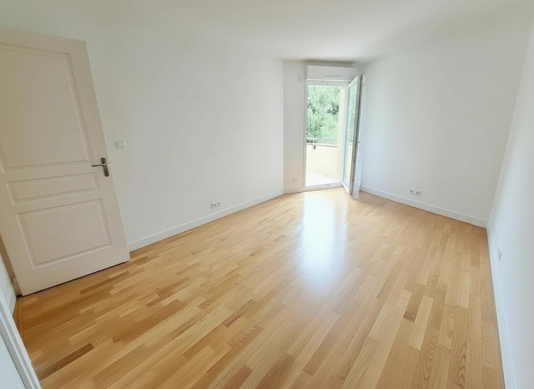 ANGERS Appartement T3 lumineux et calme avec terrasse et stationnement  secteur place Ney 4