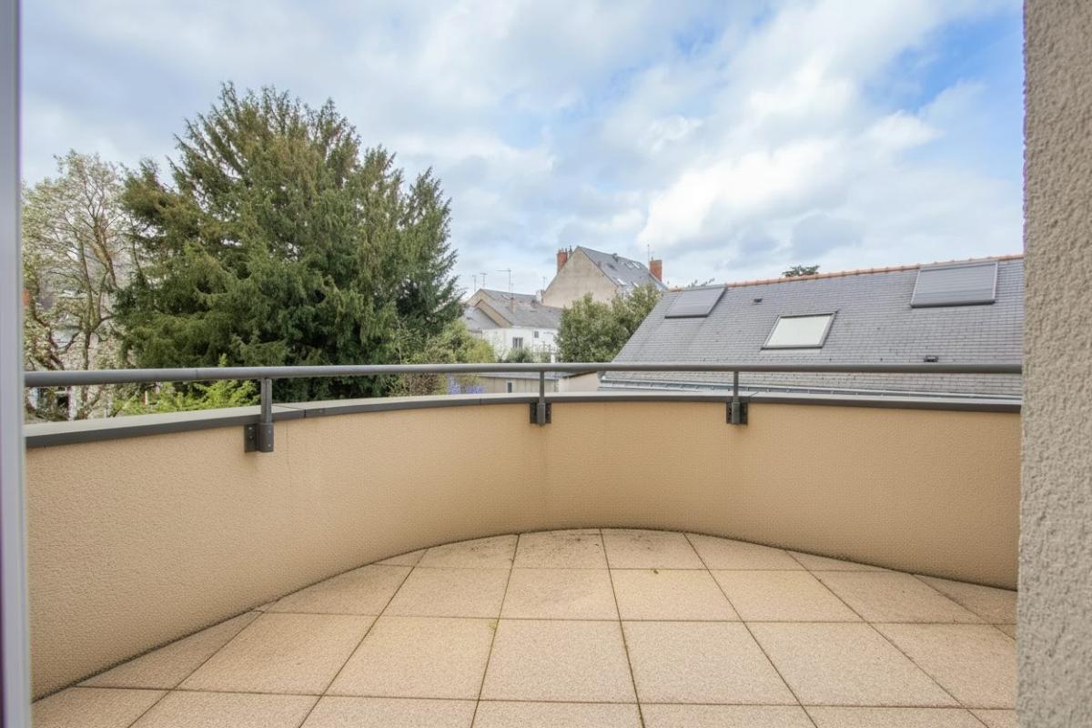 ANGERS Appartement T3 lumineux et calme avec terrasse et stationnement  secteur place Ney 6