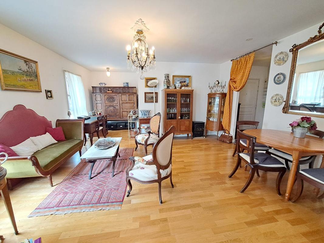 ANGERS Appartement T3 lumineux et calme avec terrasse et stationnement  secteur place Ney 7