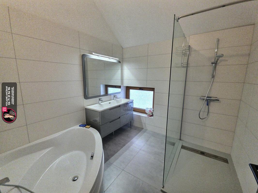 MONTAGNOLE Montagnole, grange rénovée,  166 m2 , 4 chambres 13
