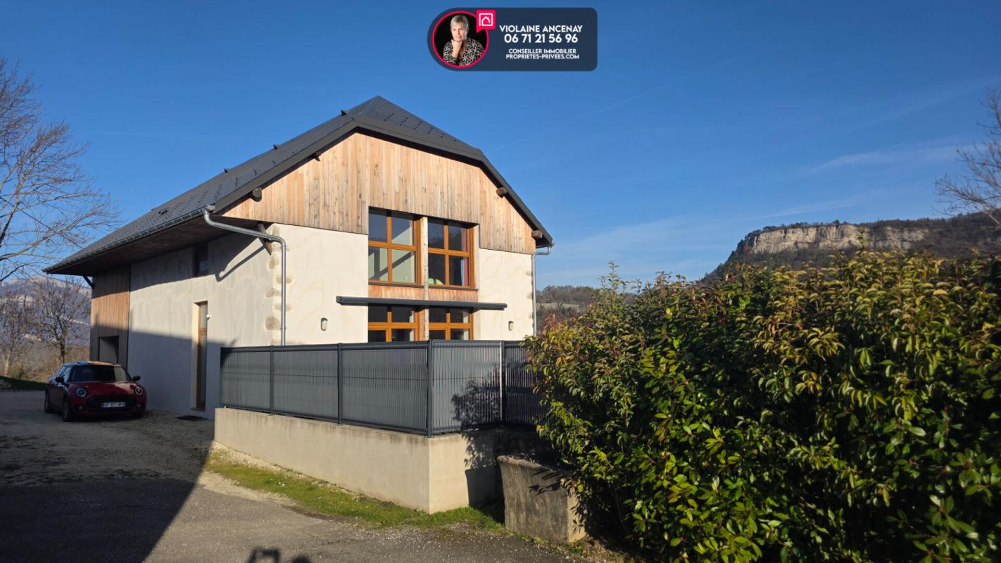 MONTAGNOLE Montagnole, grange rénovée,  166 m2 , 4 chambres 9